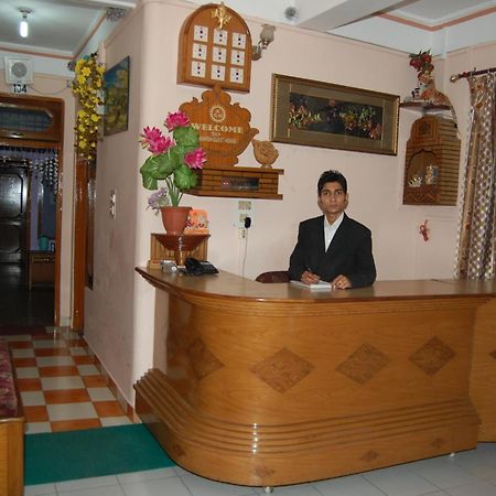 Hotel Ashish Inn Kandāghāt Екстериор снимка