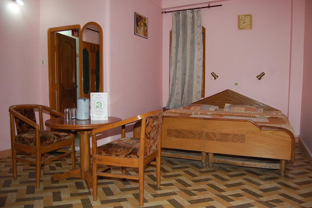 Hotel Ashish Inn Kandāghāt Стая снимка