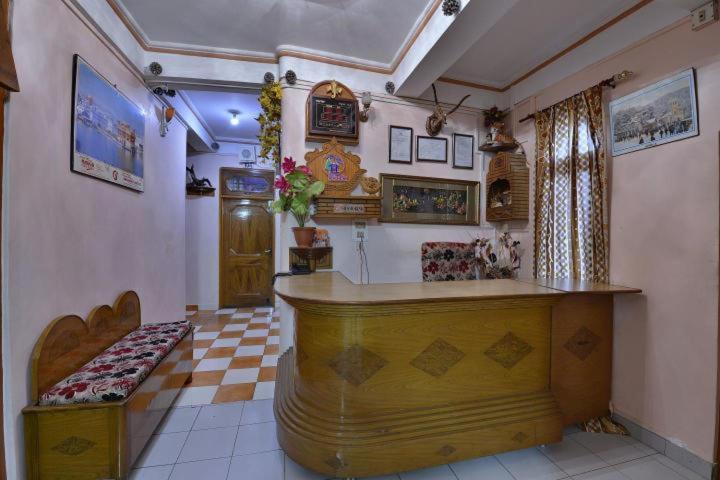 Hotel Ashish Inn Kandāghāt Екстериор снимка