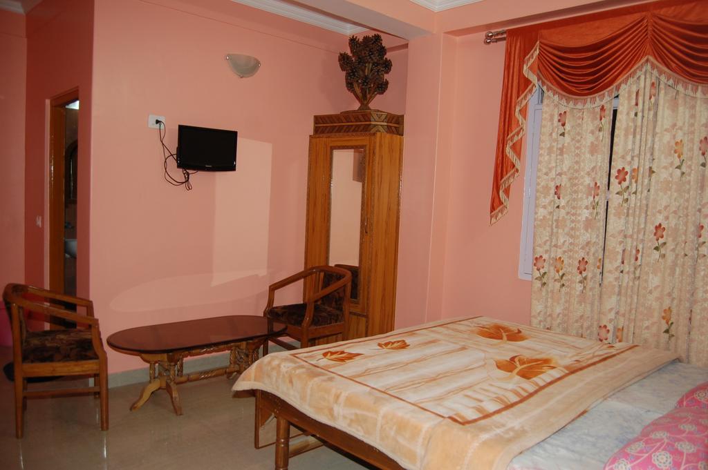 Hotel Ashish Inn Kandāghāt Стая снимка
