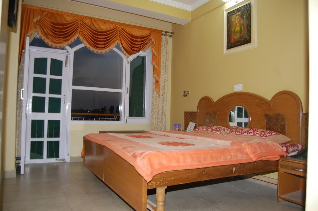 Hotel Ashish Inn Kandāghāt Стая снимка