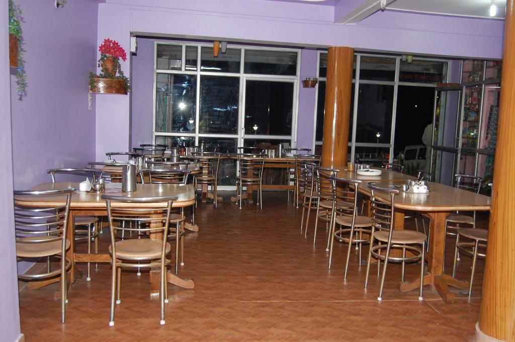Hotel Ashish Inn Kandāghāt Екстериор снимка