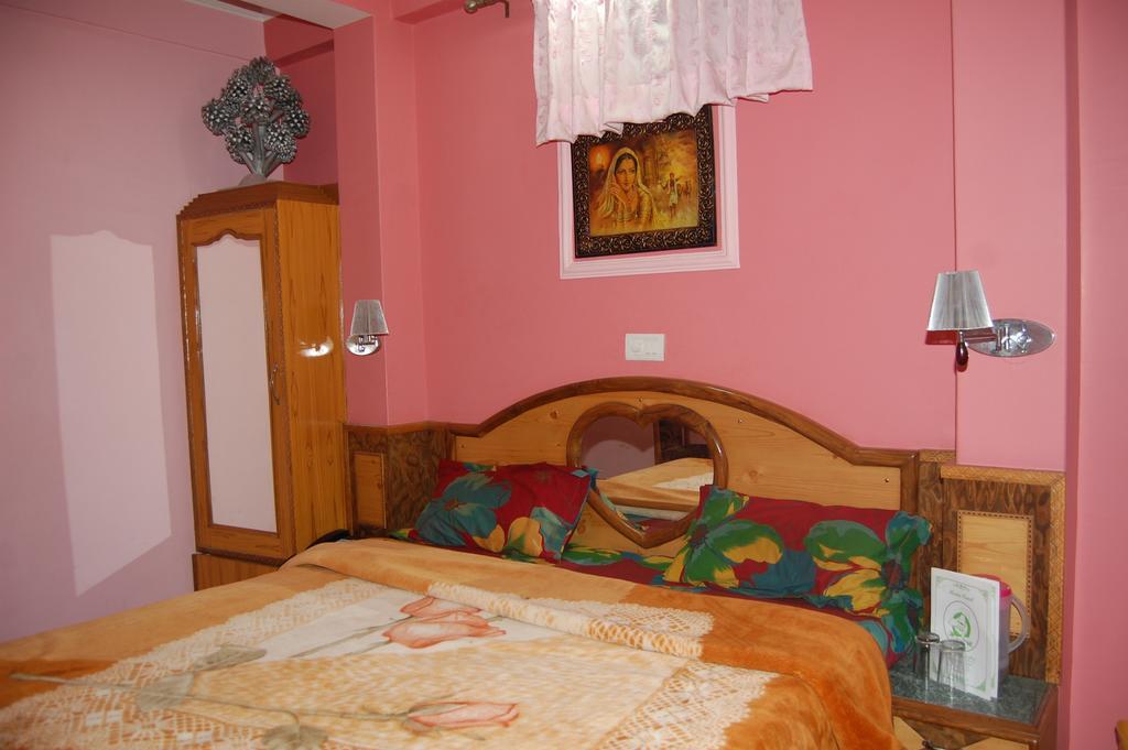 Hotel Ashish Inn Kandāghāt Стая снимка