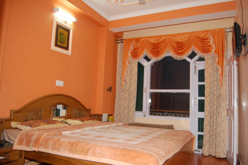 Hotel Ashish Inn Kandāghāt Стая снимка
